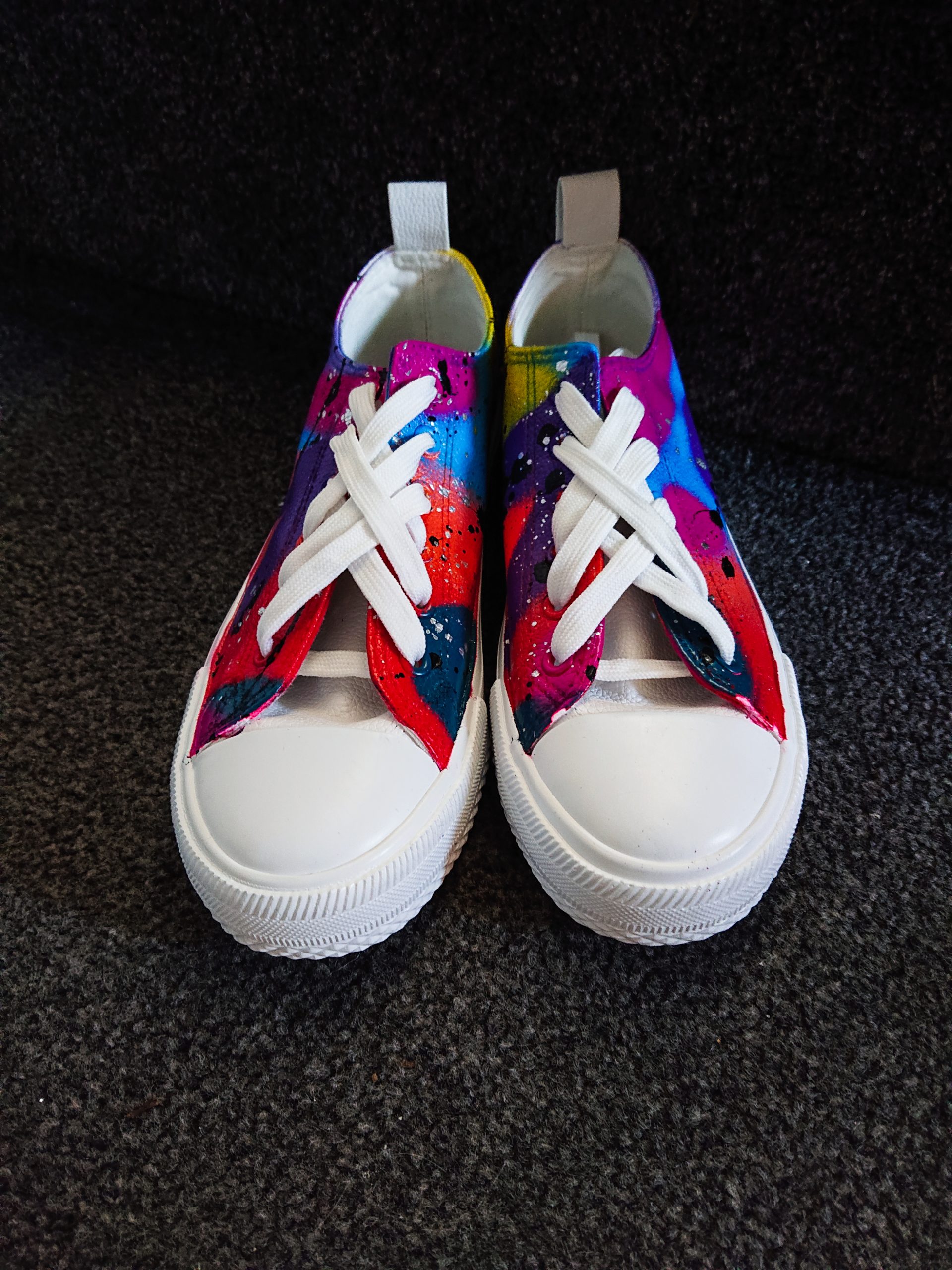 GRAFFITI STYLE TRAINERS | Killer Pete | Painted Trainers and Vans